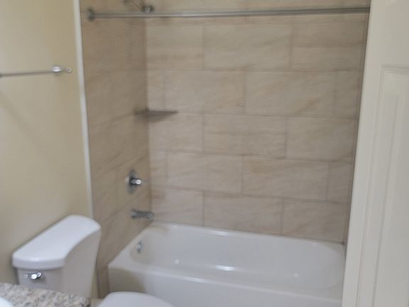 2nd image of 910 Phlox Ave