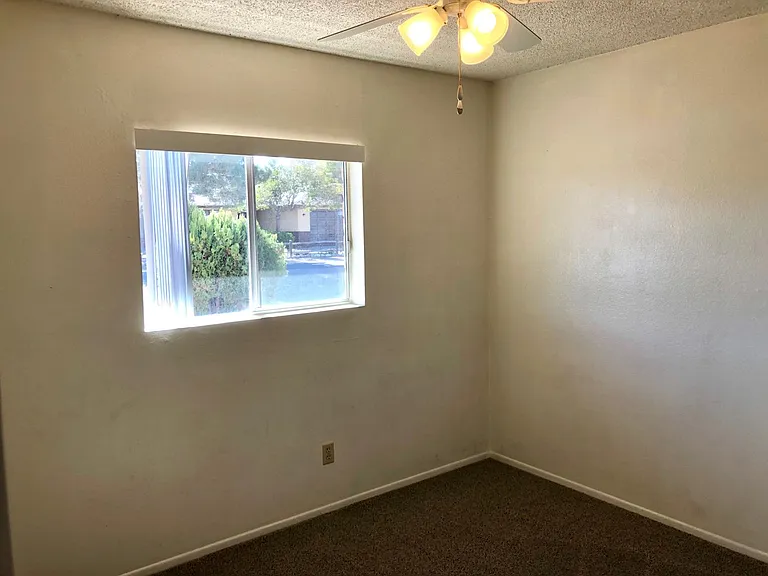1943 Florence Ave — Photo 11