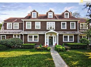 705 Brush Creek Blvd, Kansas City, MO 64110