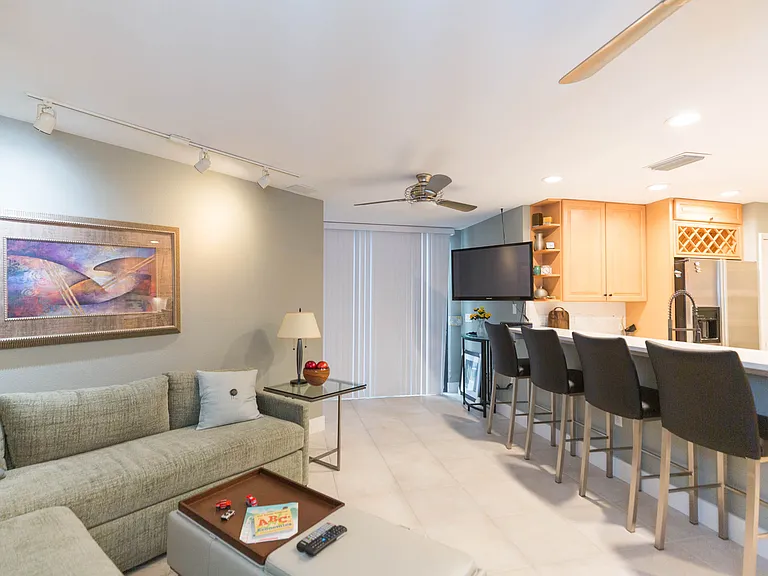 2020 W Dekle Ave #C — Photo 22