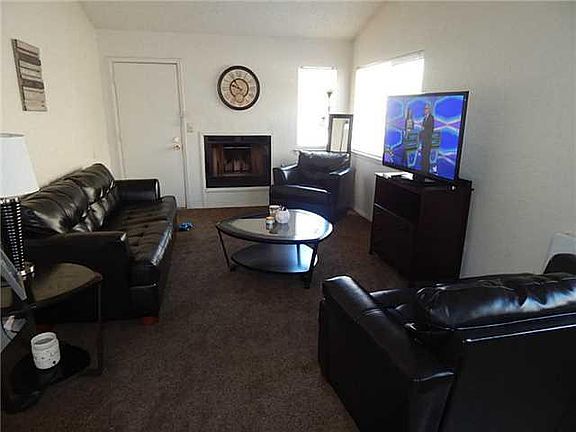 3rd image of 1717 Lomaland Dr #2