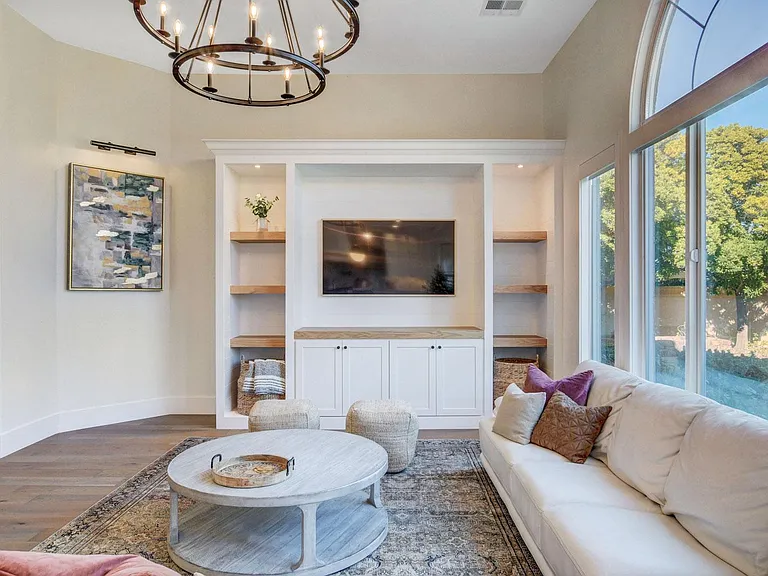 308 Round Stone Ct — Photo 17