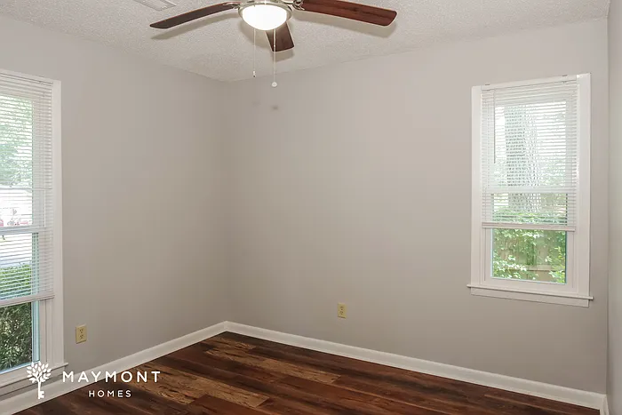619 Larry Dr — Photo 11