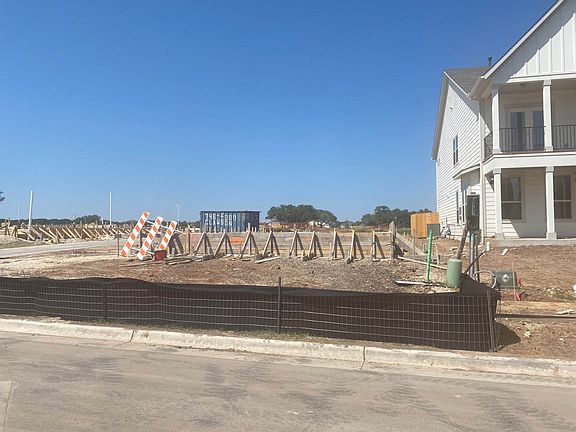 2nd image of 2429 Berryville Ln