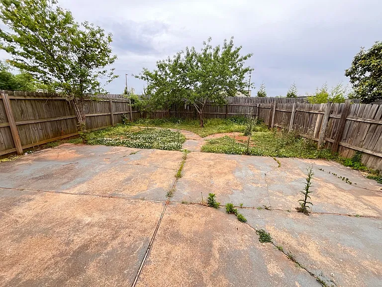 130 Crescent Cir — Photo 25