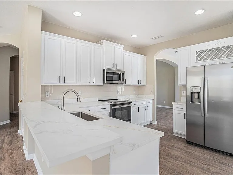 8602 Sandy Plains Dr — Photo 9