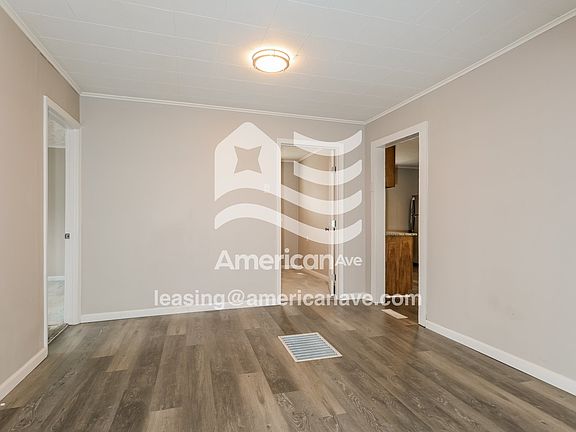 914236_004_wm_-_living_room_13599093.jpg