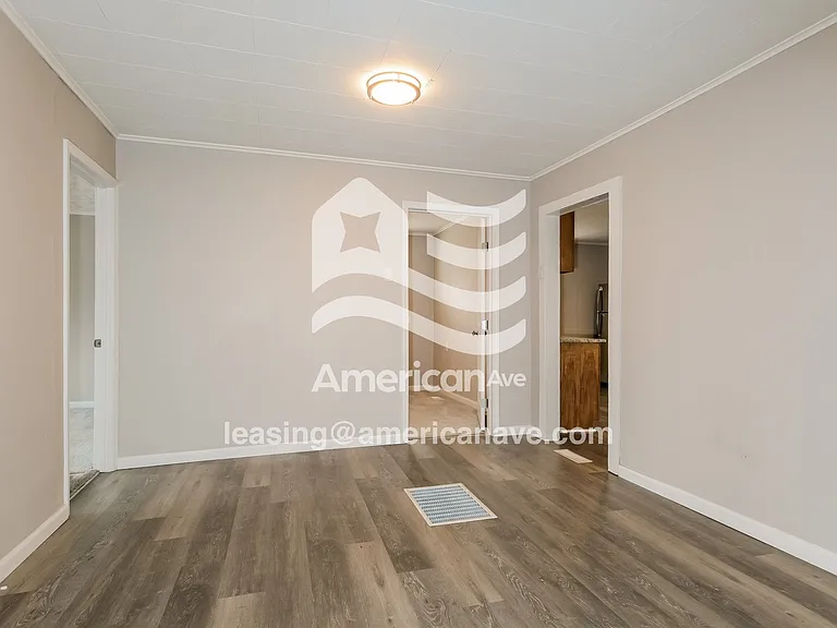 914236_004_wm_-_living_room_13599093.jpg