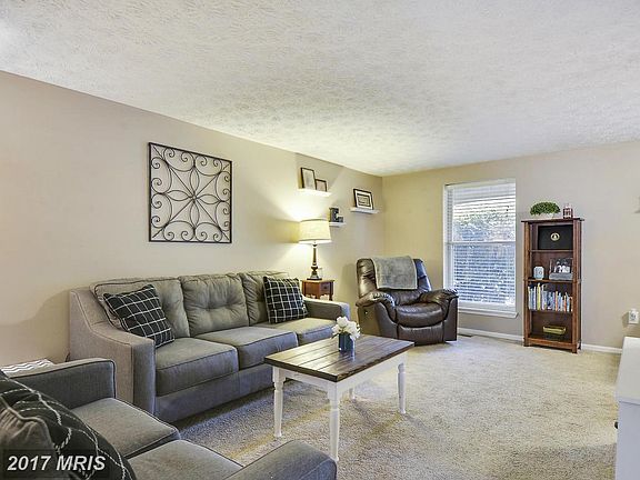 4th image of 552 Bay Dale Ct
