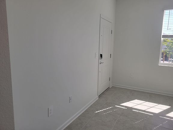 5th image of 914 Jackson Ave