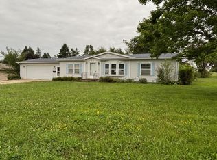 718 Edgeland St, Gladbrook, IA 50635