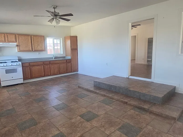 27540 Church Ave #B — Photo 4