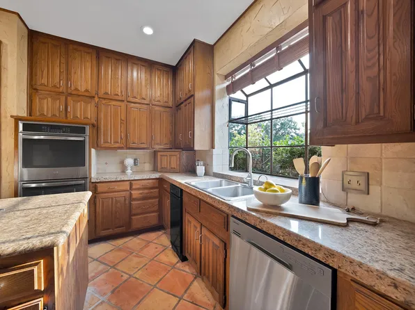 2714 Ridge Top Ln, Arlington, TX 76006