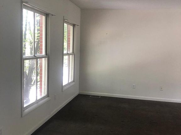 5th image of 710 Curlett St