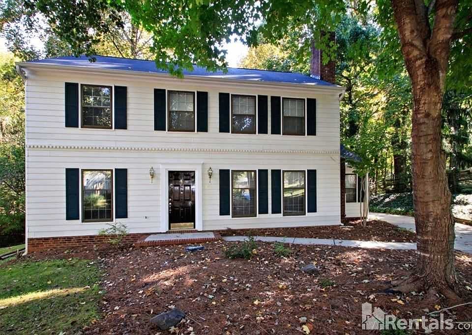 1st image of 401 Hickok Ct