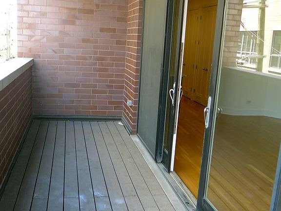 5th image of 2143-45 N Damen Ave #302