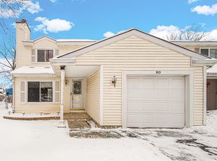 80 Stonefield Dr, Glendale Heights, IL