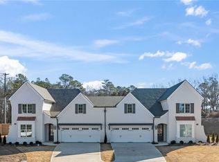 935 Clubview Ct, Auburn, AL 36830