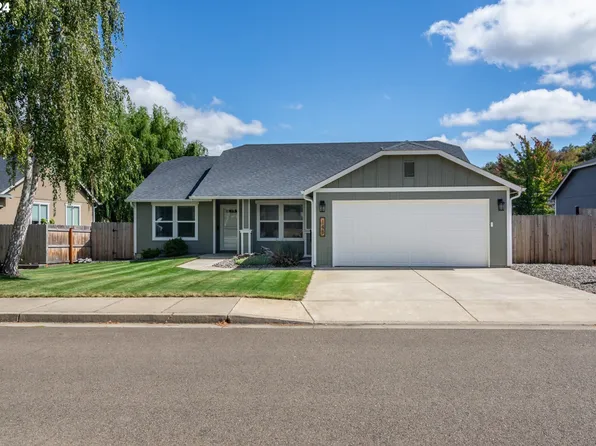 148 Rowan St, Roseburg, OR 97471