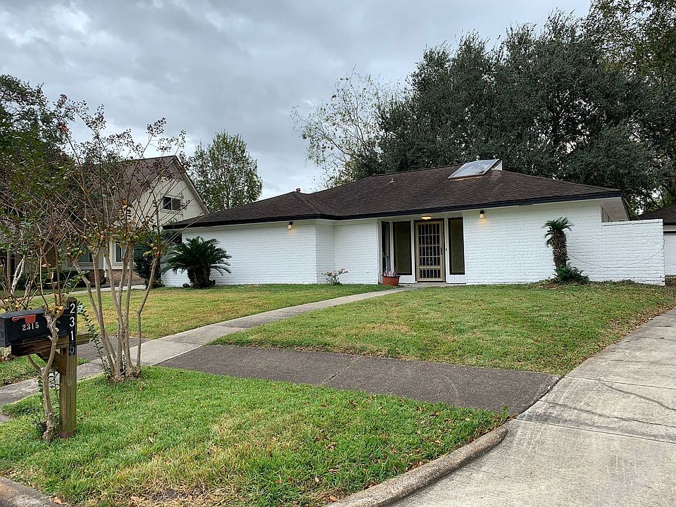 1st image of 2315 Quail Valley East Dr