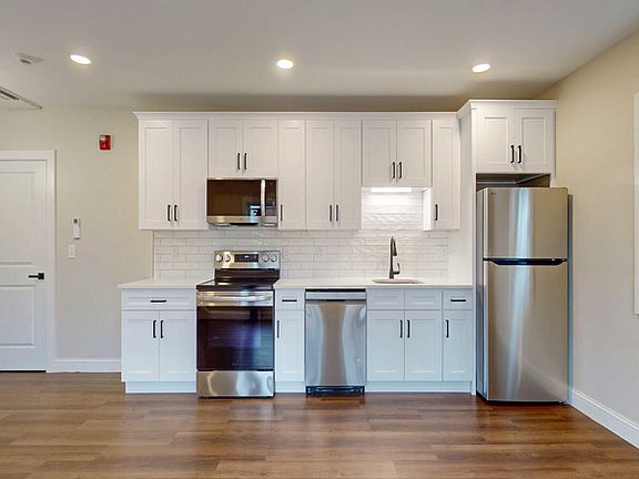 3rd image of 130 Center St Unit 2