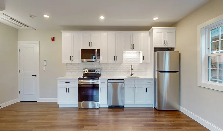 130 Center St #2 — Photo 3