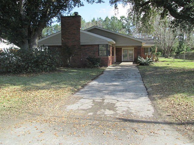 1st image of 117 S Lake Dr