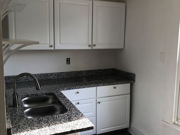 4th image of 76 S Adolph St APT 3