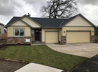 705 Stewart Dr, Molalla, OR 97038