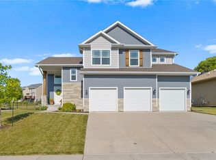 1915 SE Waddell Way, Waukee, IA 50263