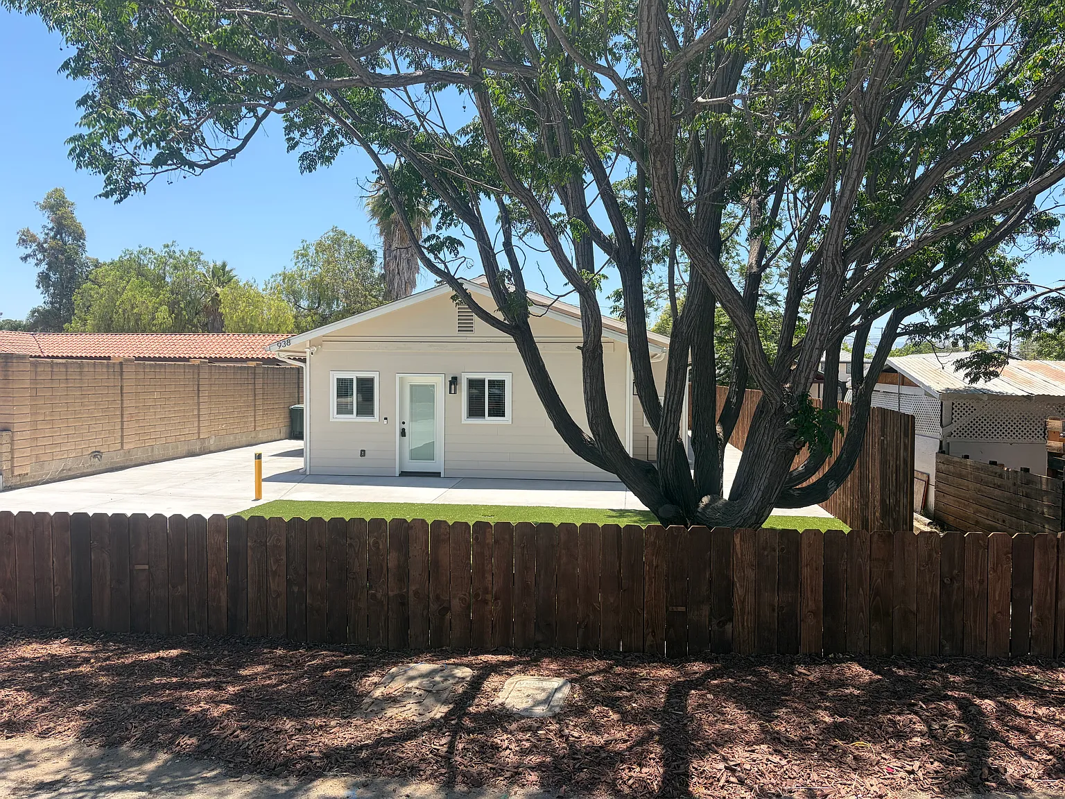 3 bed, 1310 sqft, $3,395 — Photo 3