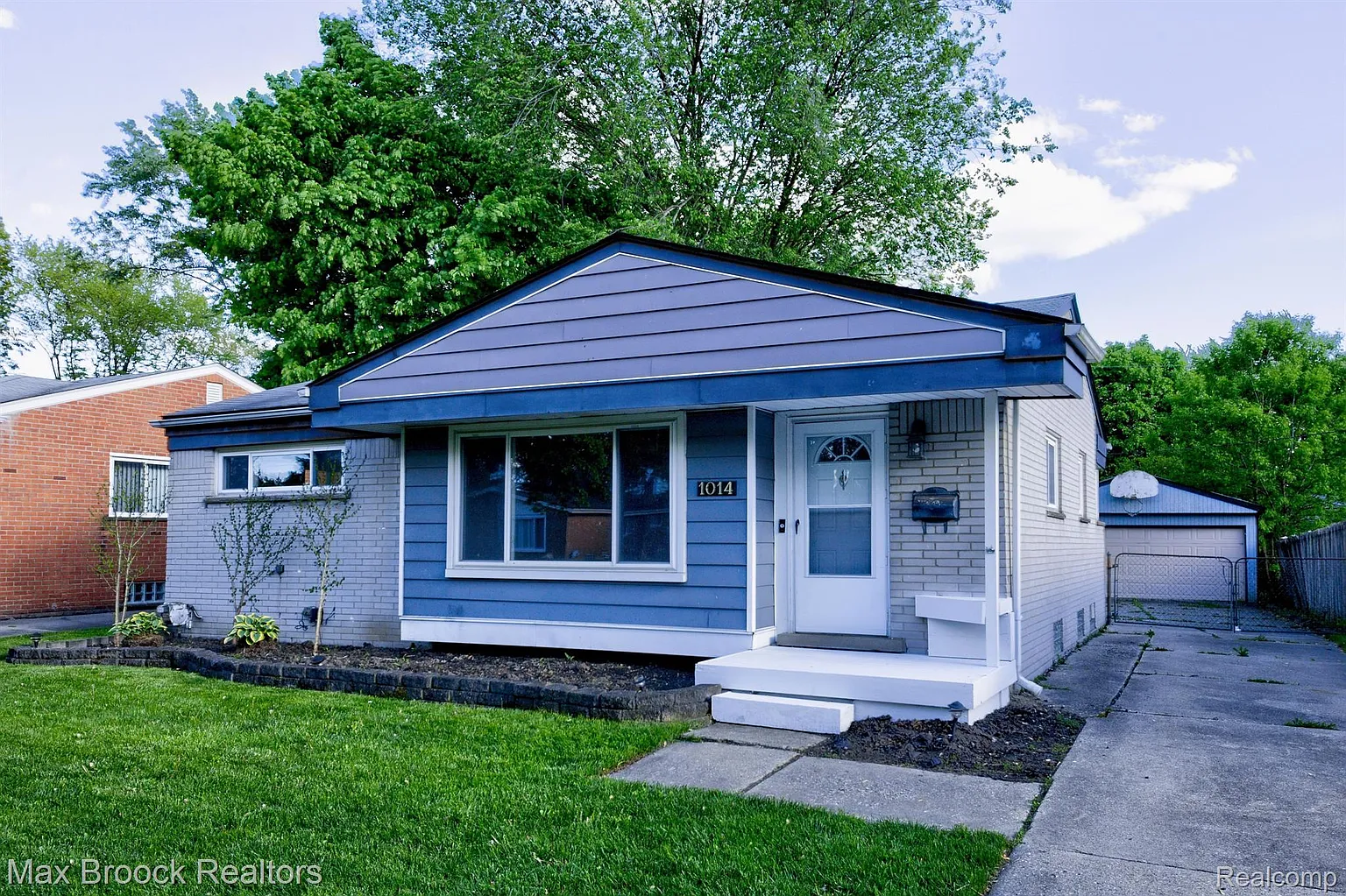 1014 Woodlawn Ave photo 1
