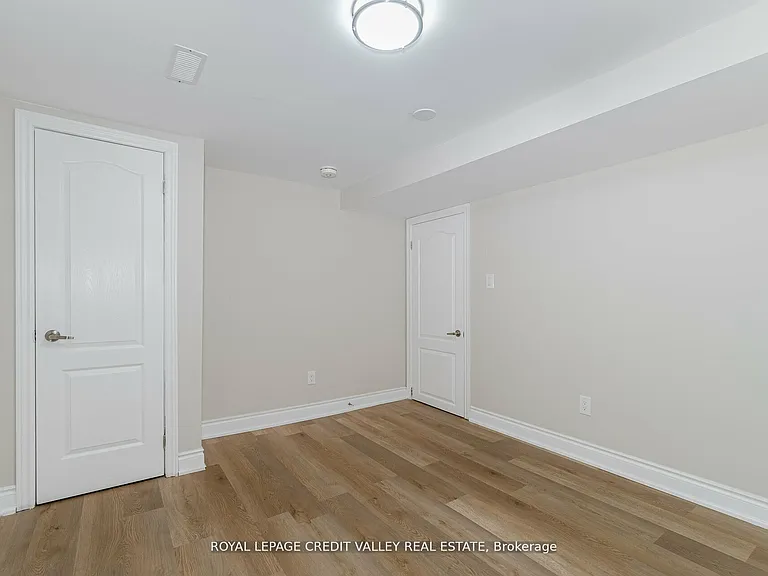 18 Trailhead Cres — Photo 26