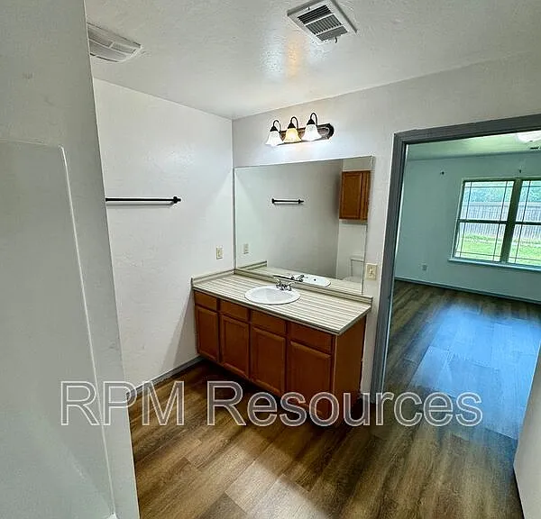 7404 Park Meadow Dr — Photo 22