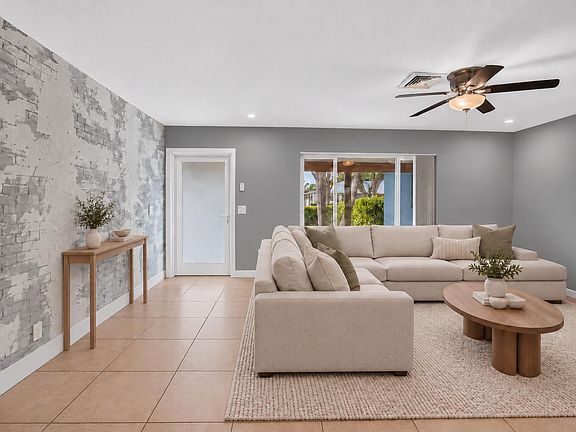 3rd image of 1023 SW 25TH Place