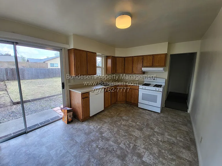132 Maria Dr — Photo 4