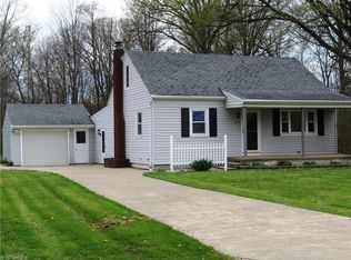 1250 Beverly Dr, Amherst, OH 44001