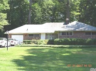 20 Dogwood Ave, Roslyn Harbor, NY 11576