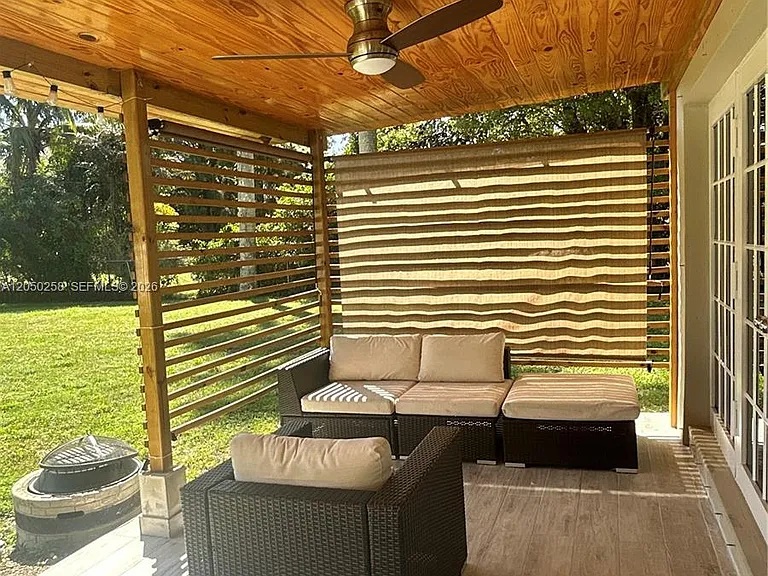 416 Bayberry Dr — Photo 24