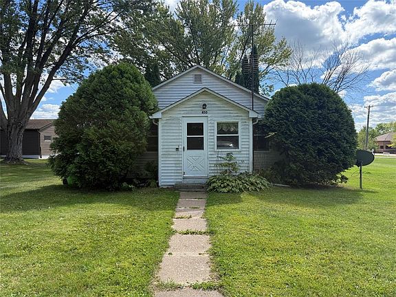 2nd image of 450 E Crumb Street