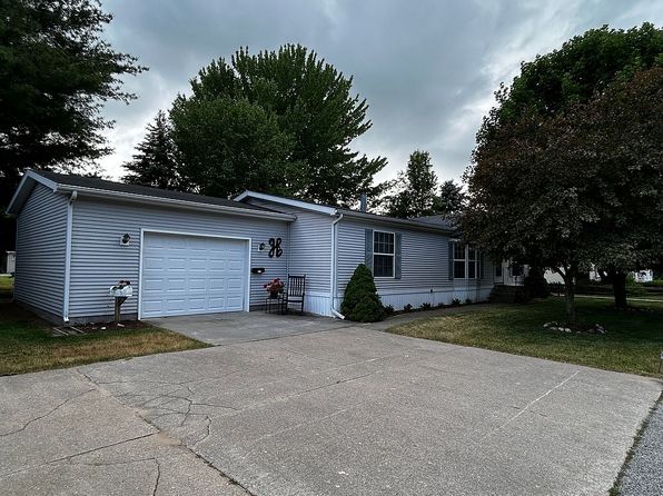 3711 W Woodview Dr