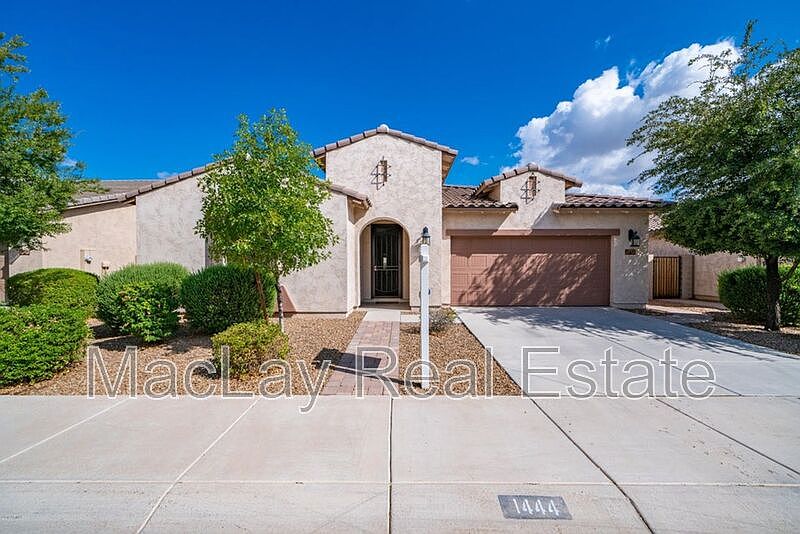 1st image of 1444 E Kingbird Dr