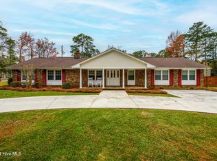 5101 Pinetree Ln, Trent Woods, NC 28562