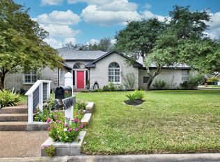 406 Champions Dr, Rockport, TX 78382