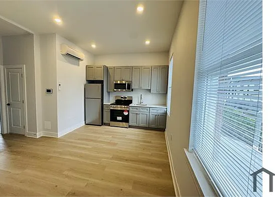 1 bed, $1,100 — Photo 4