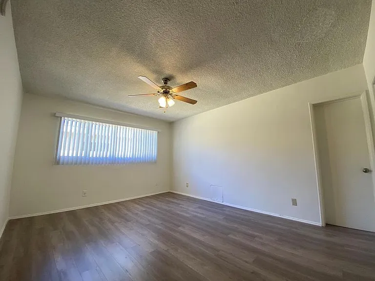 10856 Rose Ave #202 — Photo 11