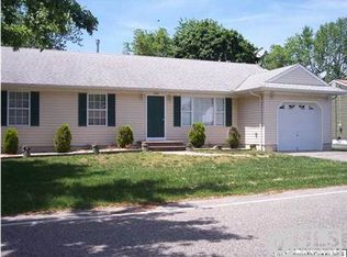 1216 Pacific Ave, Beachwood, NJ