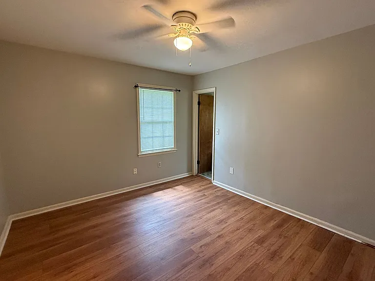 209 Longstreet St — Photo 14