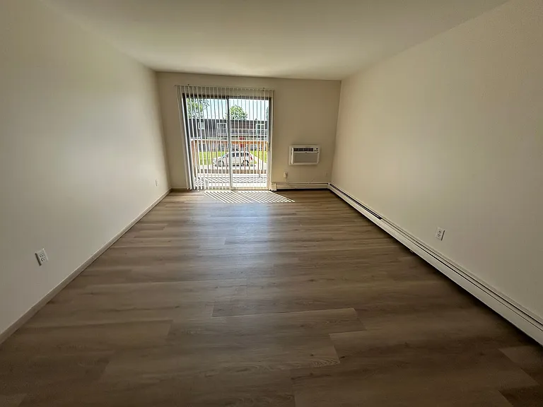 2320 Woodrow Ct — Photo 8