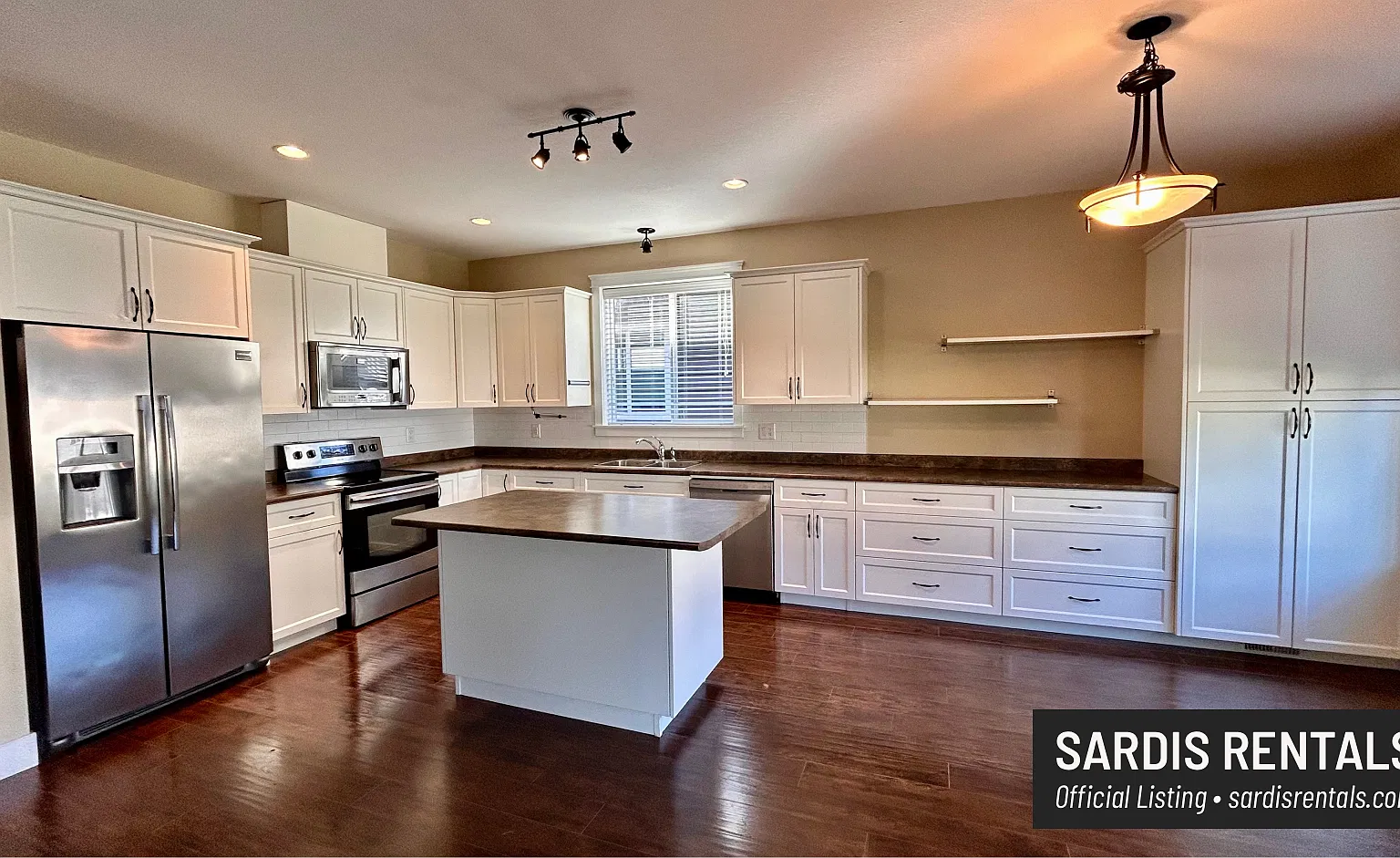 3 bed, 1150 sqft, $2,800 — Photo 2